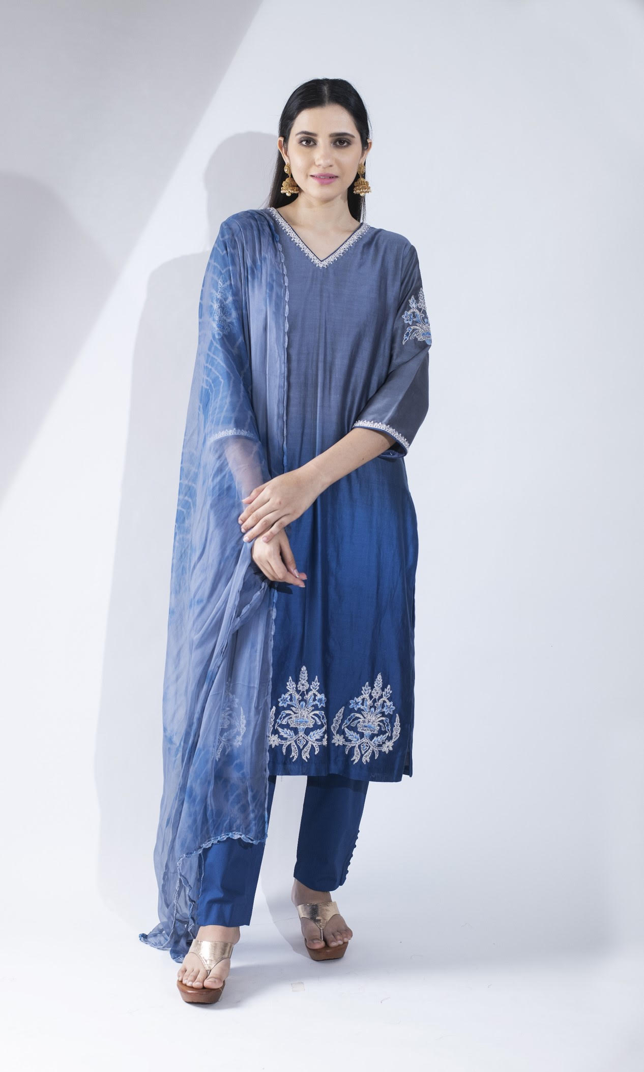 Kaveri Pure linen contemporary clothing launched Store in Mumbai