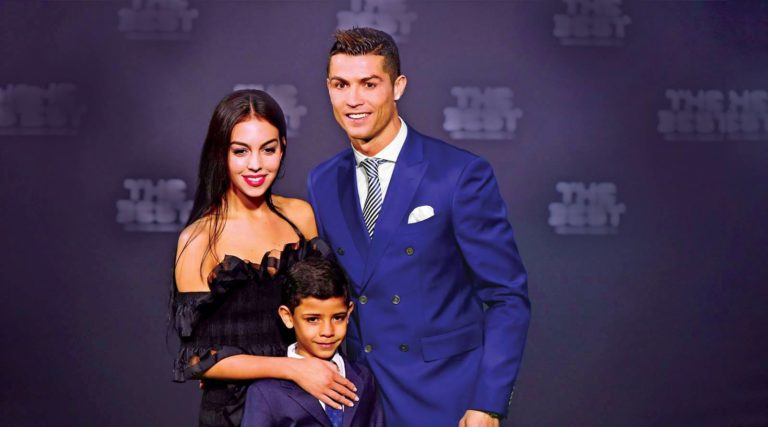Cristiano-Ronaldo-with-girlfriend-Georgina-Rodriguez1