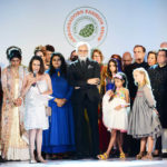 President of Earth Foundation Geeti Bhagat gives vote of thanks on stage with Mr. Sunil Sethi and Ambassadors _ designers