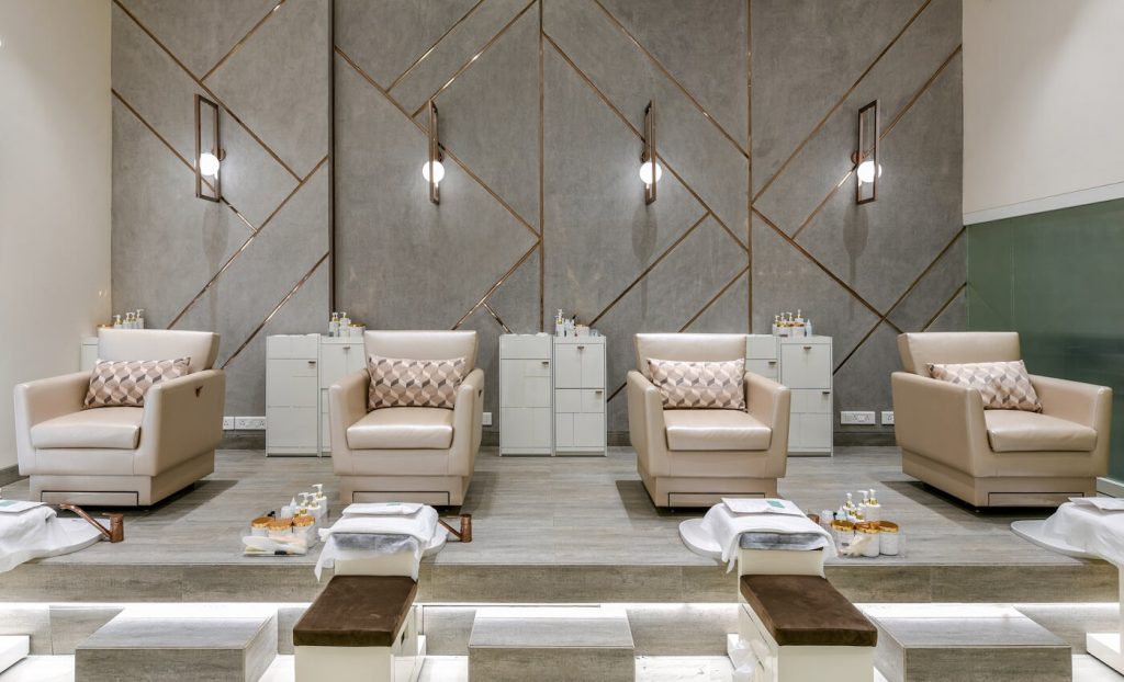 Luxury Spa In Mumbai White Door
