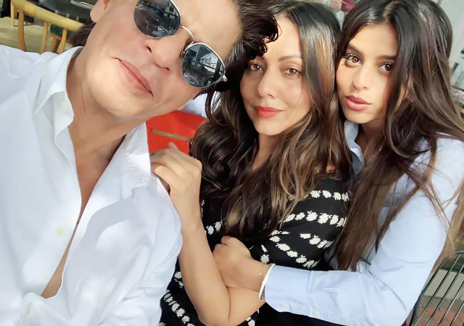 Shah Rukh Khan's Daughter, Suhana Khan Flaunts A Black Top With An