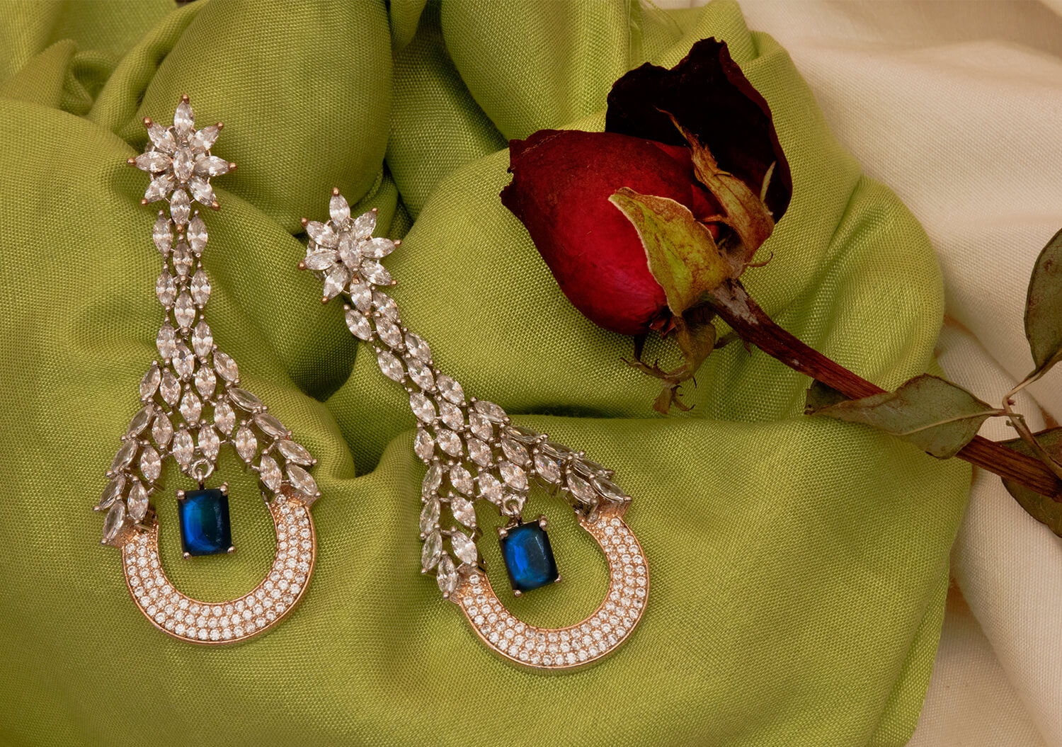 Fashion and shop jewellery