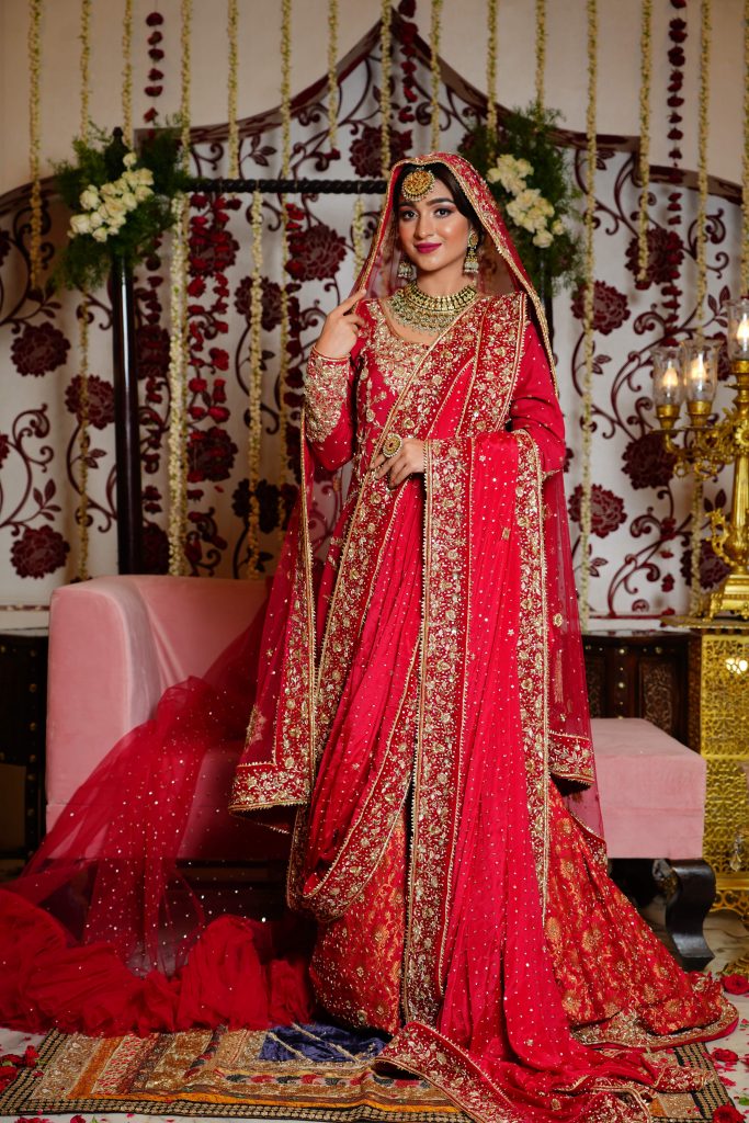 17 Spectacular Bridal Lehengas For Your Night Winter Wedding | Bridal  lehenga, Indian wedding outfits, Lehenga designs